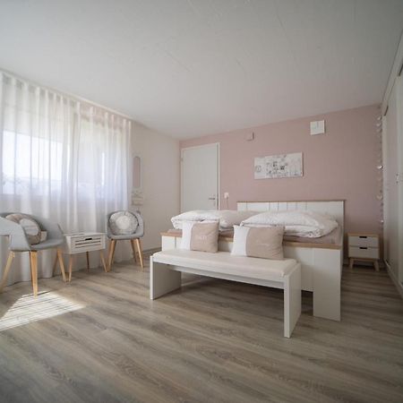Studio Living... Langnau Exterior photo